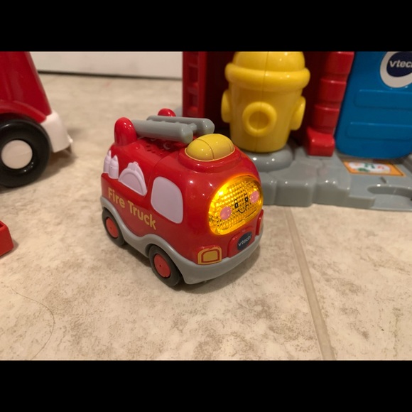 VTech Go! Go! Smart Wheels Fire Command Rescue - Picture 3 of 7